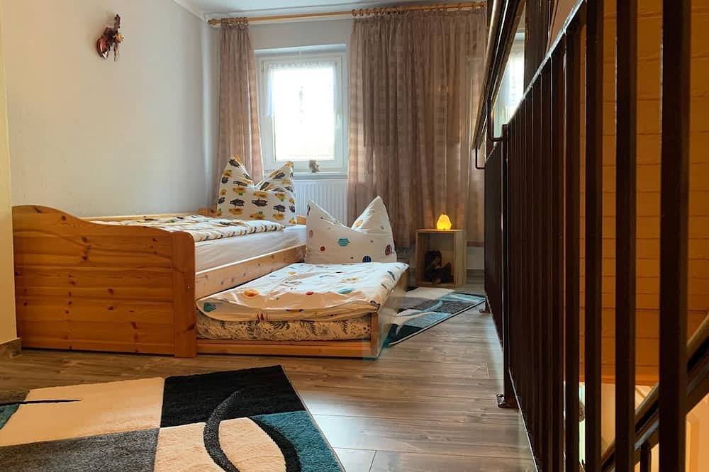 Ganze Wohnung, Ferienwohnung über 2 Etagen in Mittelherwigsdorf, Zittauer Gebirge