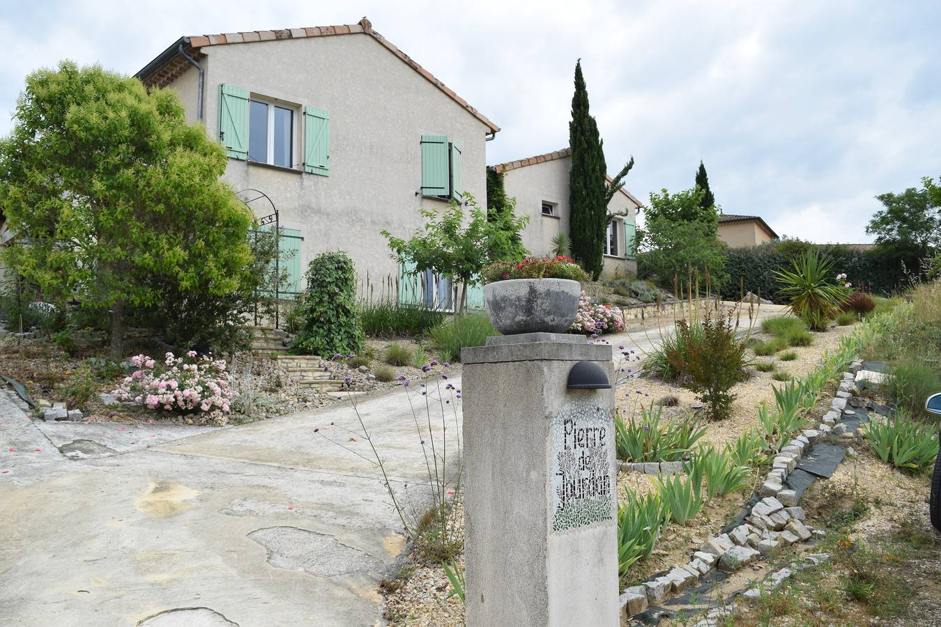 Pierre de Jourdan 2 in Grospierres, Ardèche