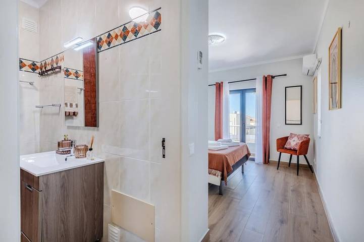 Villa 4 Schlafzimmer Pool / Klimaanlage Galé Abf in Guia, Faro Distrikt
