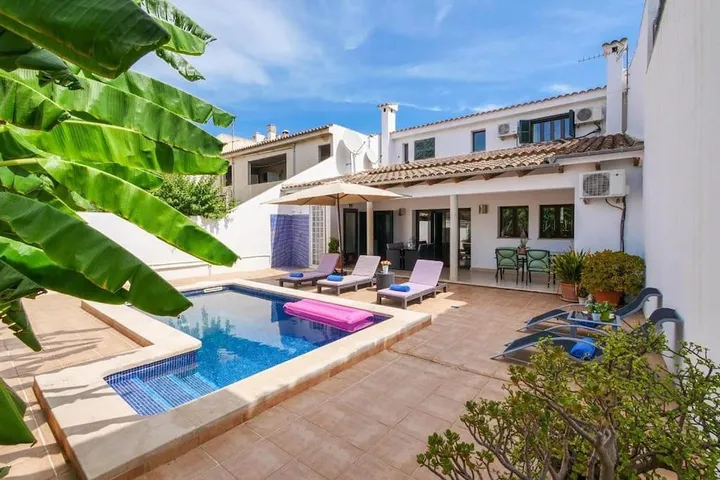 Maison de vacances pour 7 personnes, avec terrasse et jacuzzi ainsi que piscine et jardin, animaux acceptés - 1