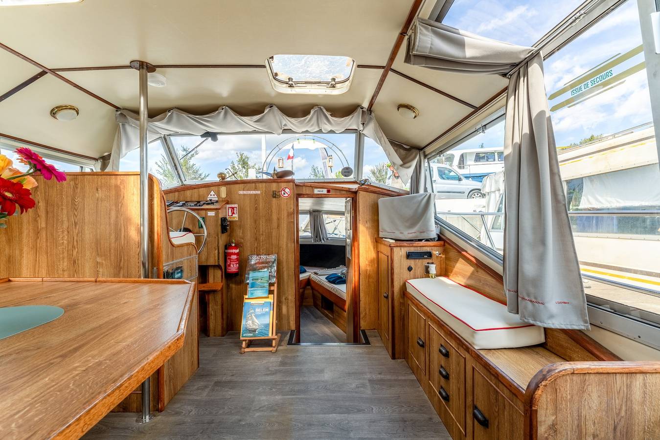 Boot 'Penichette Odyssey Croisieres' mit Seeblick, privater Terrasse und Klimaanlage in Bellegarde, Nimes und Umgebung