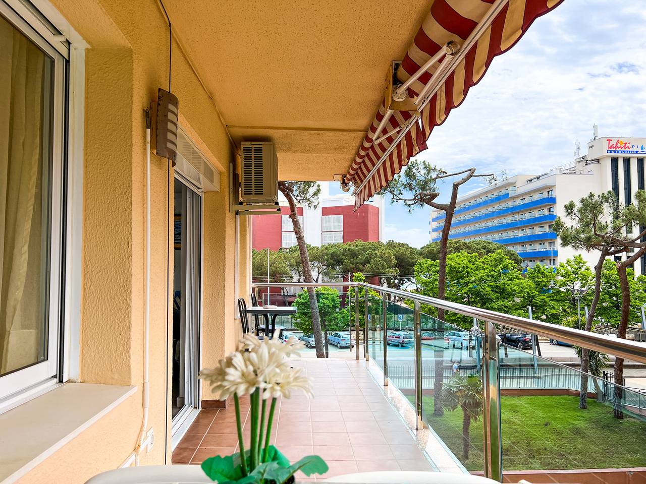 Ganze Wohnung, Ferienwohnung für 2 Personen mit Kinderpool in Santa Susanna, Costa del Maresme