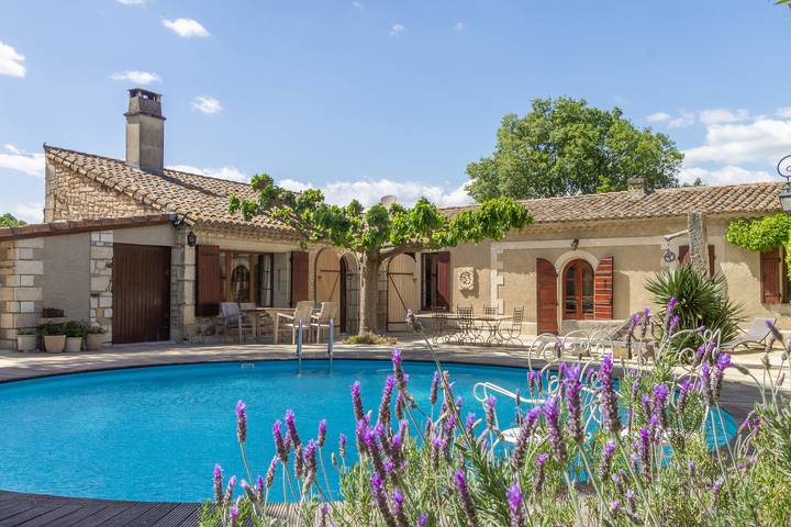 Location de vacances pour 12 personnes, avec jardin et terrasse, animaux acceptés à Saint-Rémy-de-Provence - 3