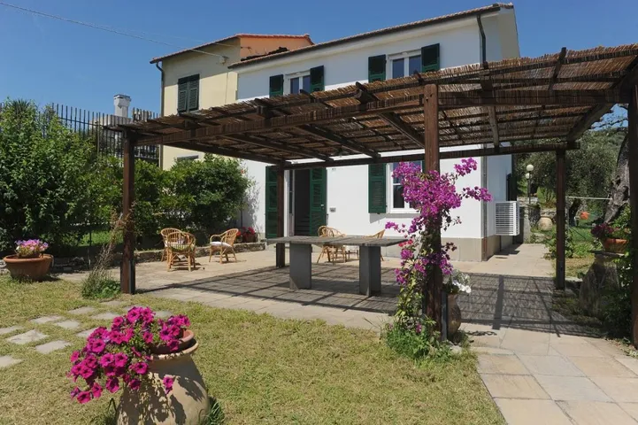 Holiday home for 6 people, with garden and view - 1