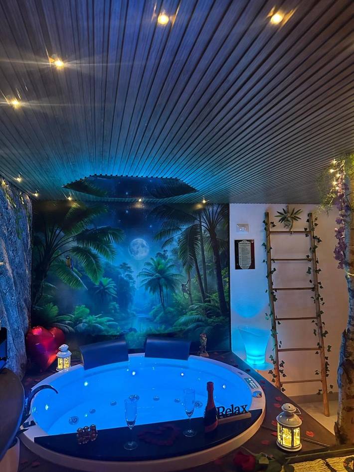 Ganze Wohnung, Moonlight Jungle Suite Luxury mit Whirlpool und Sauna in Avola, Syrakus Provinz