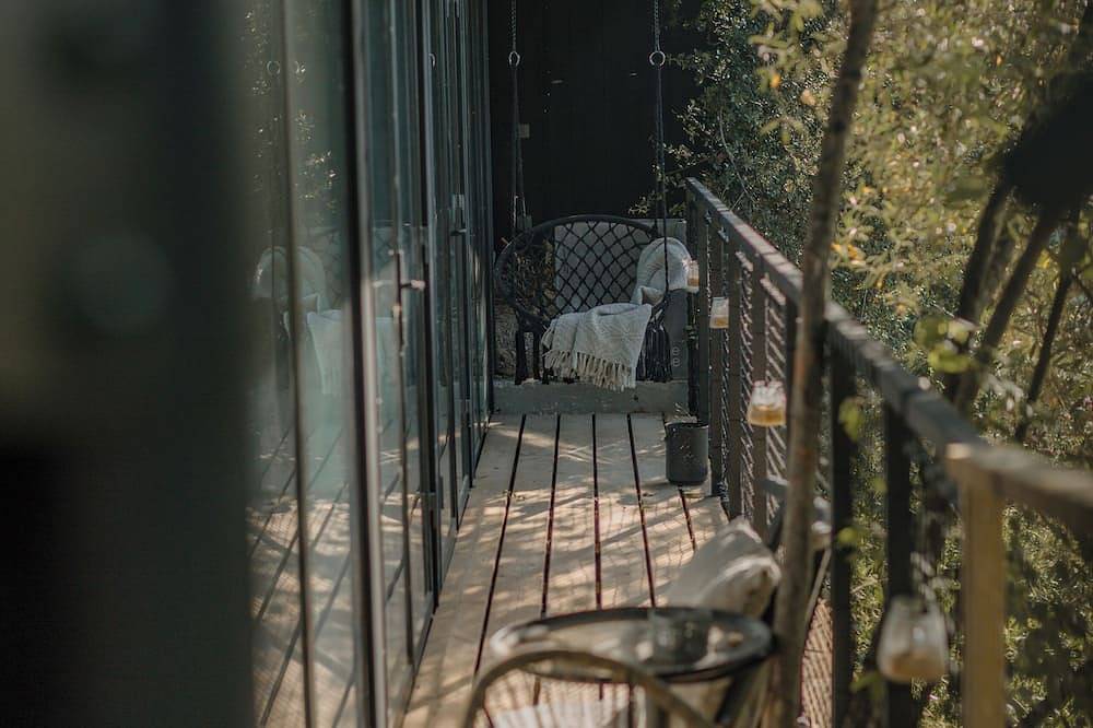 Ecoloft in the countryside in the heart of a farm close to the sea. in Saint-Jeannet, Region de Cannes