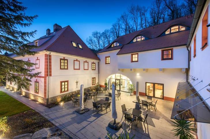 Maison d’hôte pour 8 personnes, avec Terrasse ainsi que Jardin et Vue à Hluboká nad Vltavou