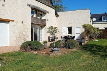Gîte pour 2 personnes, avec jardin et terrasse à Longué-Jumelles