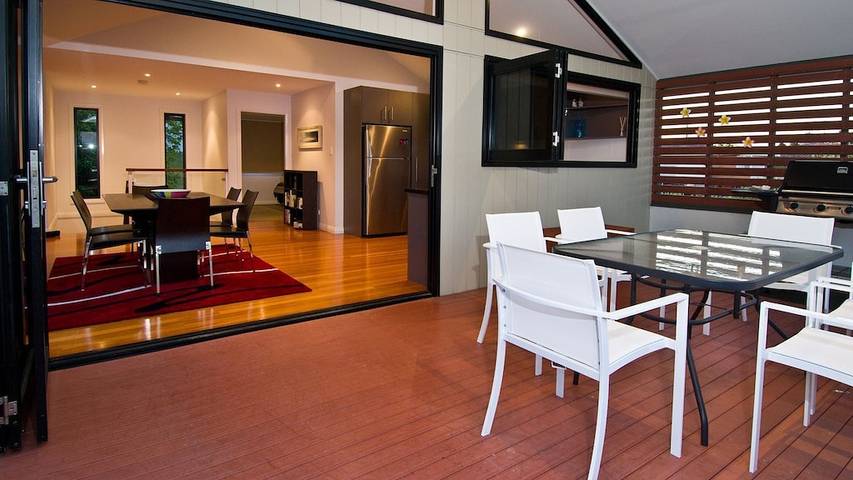 Location de vacances pour 6 personnes, avec piscine ainsi que jardin et balcon dans Australie
