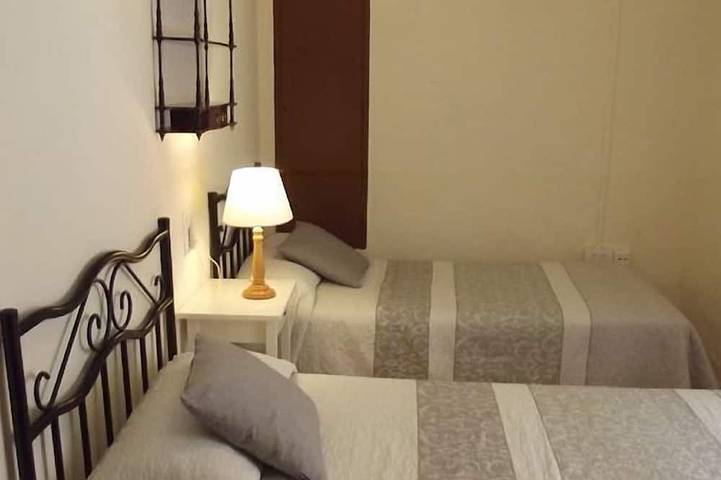 Casa rural (alquiler íntegro) El Descanso del Monje para 8 personas in La Drova, Bárig