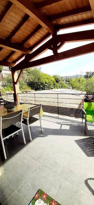 Gîte pour 4 personnes, avec piscine et vue ainsi que bassin pour enfant et jardin à Prades