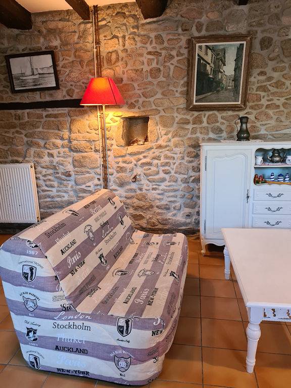 Gîte pour 2 personnes, avec jardin à Theix - 2