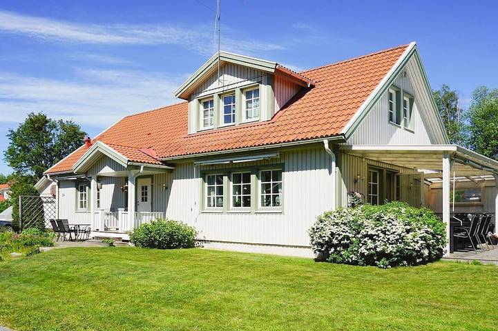 Ferienhaus für 9 Personen, mit Terrasse und Garten - 1
