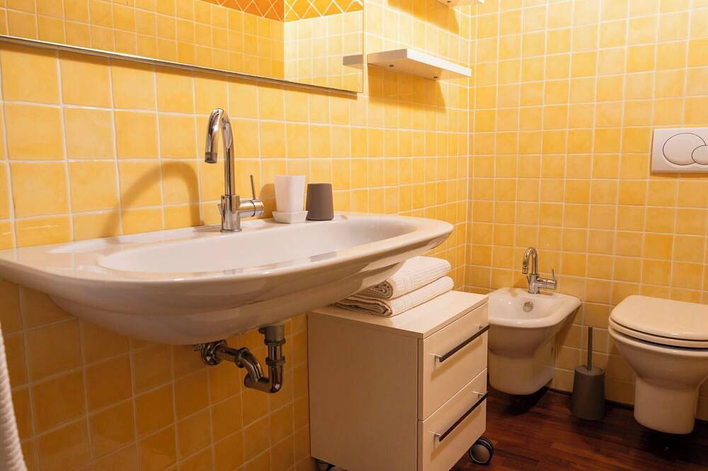 Appartamento intero, Incantevole appartamento per 14 persone con Wifi, A/C, piscina privata, Tv, patio e animali ammessi in Panicale, Lago Trasimeno