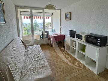 Gîte pour 4 personnes, avec terrasse dans Plage de La Corniche