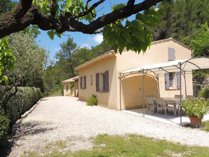 Location de vacances pour 4 personnes, avec Terrasse et Jardin ainsi que Piscine et Vue à Eygaliers