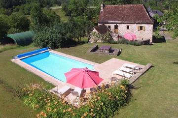 Gîte pour 7 personnes, avec jardin et terrasse à Meyssac