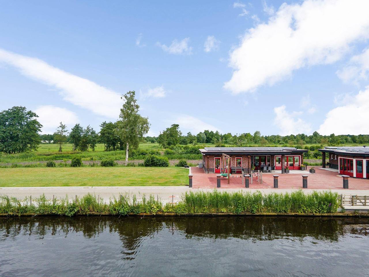 Holiday Home in Friesland near Canal & Lake in Friesland