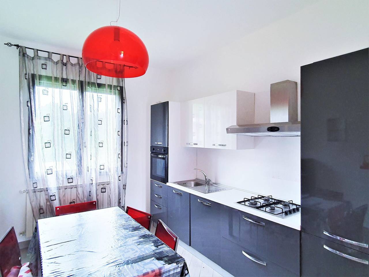 Ferienhaus am Lago Maggiore mit Bergblick in Roggiano, Brissago Valtravaglia Gemeinde