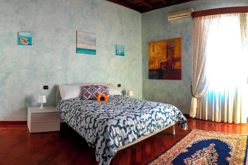 Appartamento intero, “Un posto al centro”, è uno splendido appartamento in un palazzetto del ‘600 in Manziana, Lago di Bracciano