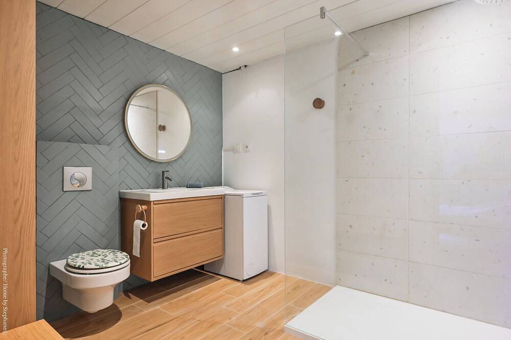 Ganze Wohnung, Large studio with terrace and pool view in La Bouilladisse, Marseille und Umgebung