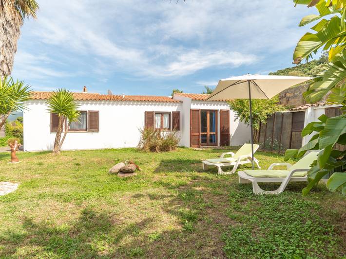 Feriehus for 6 personer, med have og terrasse, husdyr tilladt - 1