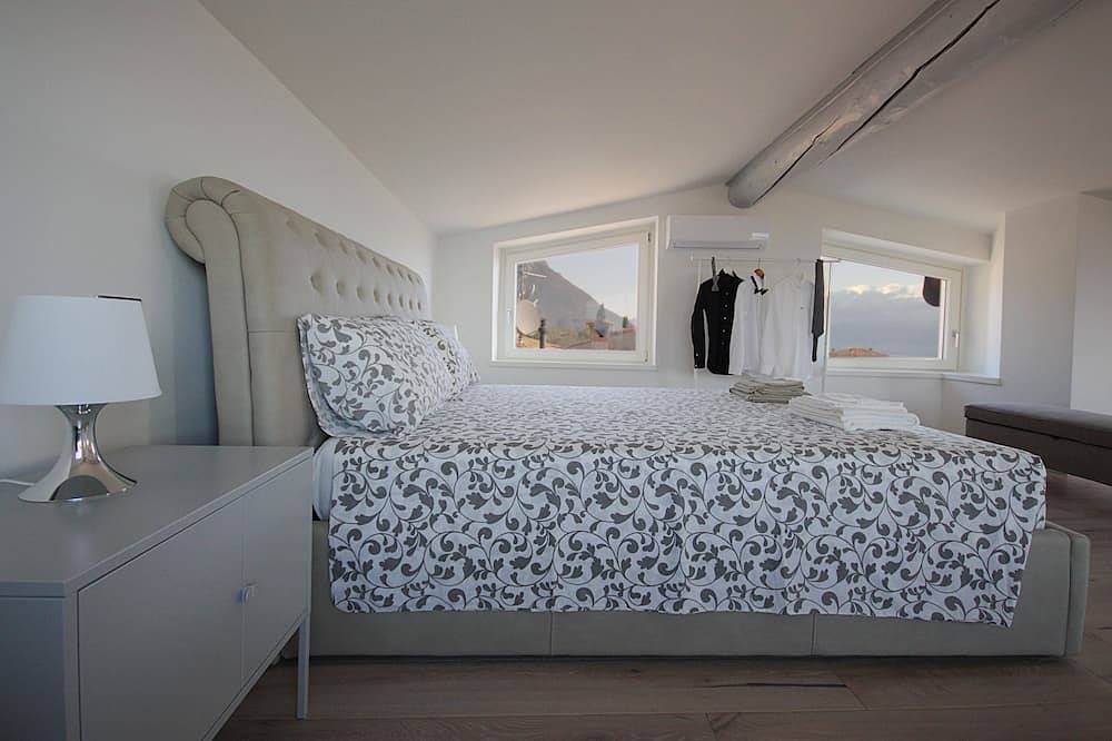 Luxus-Penthouse und Design mit herrlichem Blick auf den Gardasee in Maderno, Toscolano-Maderno