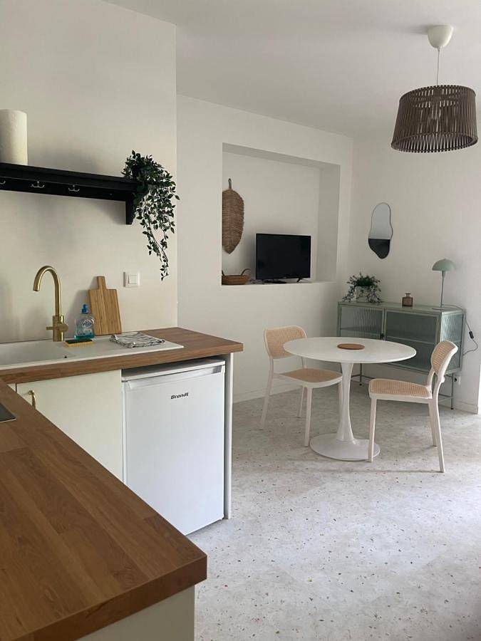 Gîte pour 2 personnes, avec jardin ainsi que vue et piscine à Tonneins - 2