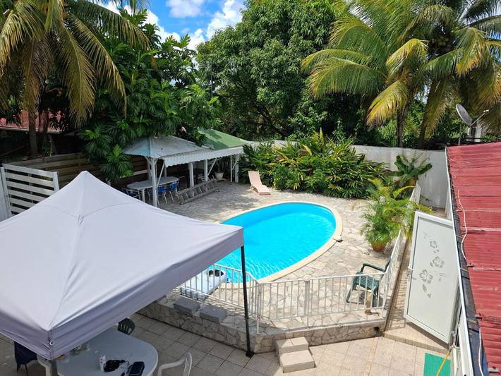 Villa pour 9 personnes, avec terrasse et piscine