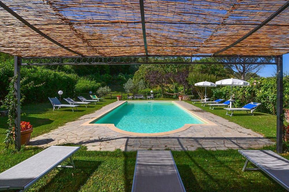 Awesome home in Cortona Ar in Cortona, Arezzo Province