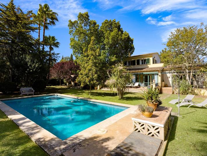 Villa pour 10 personnes, avec piscine et jardin - 1