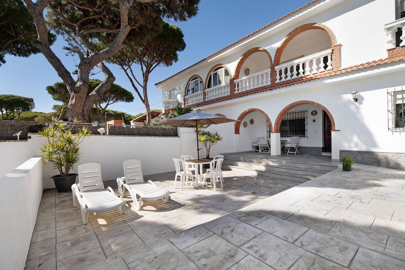 Villa 'El Chozo' con vistas al mar, piscina privada y Wi-Fi in La Barrosa, Chiclana de la Frontera