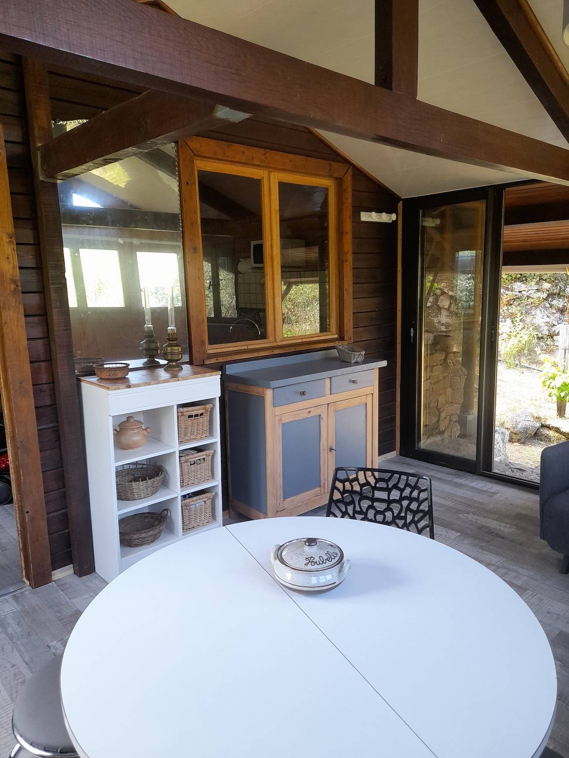 Chalet 'Dominique' avec vue sur montagne, terrasse privée et jardin privé in Azzana, Parc naturel régional de Corse
