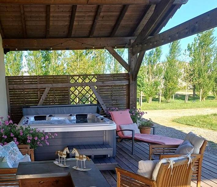 Location de vacances pour 6 personnes, avec jardin ainsi que jacuzzi et terrasse à Parleboscq - 2