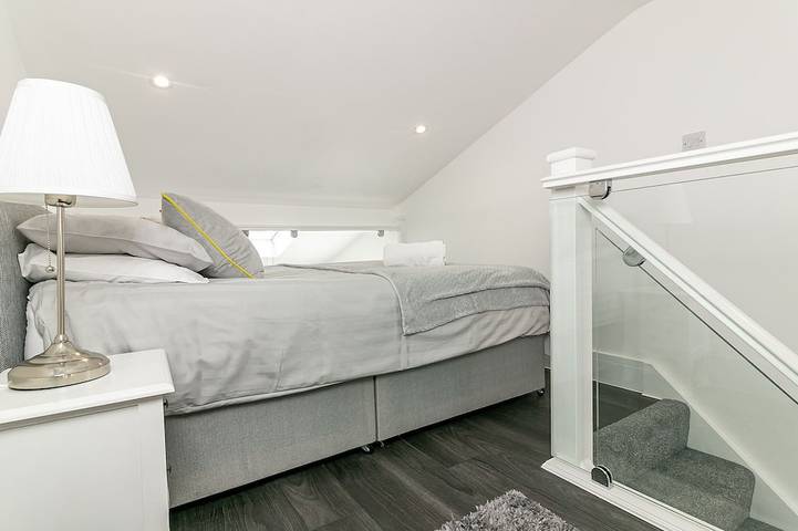 King Pin Corner-Vue sur Jardin-Salle de bain privée-Maison-d'exception in Stevenage, Hertfordshire