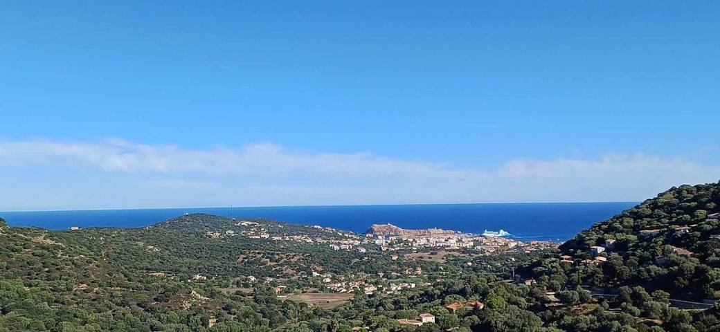 Appartement de vacances pour 3 personnes, avec jardin ainsi que terrasse et vue