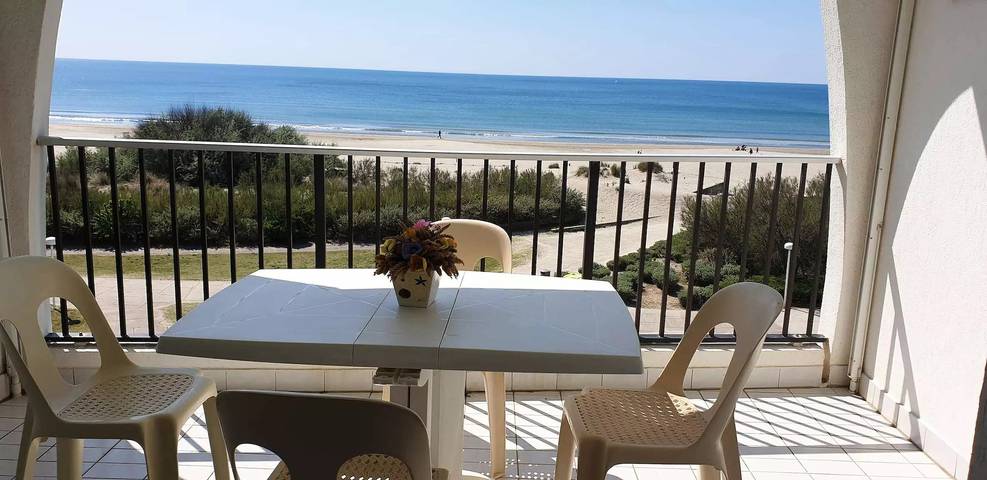 Gîte pour 4 personnes, avec terrasse dans Plage du Grand-Travers - 2