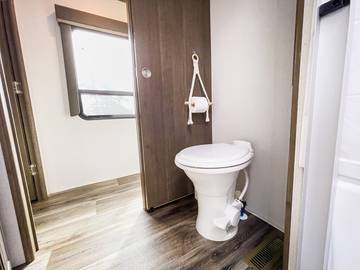 Mobile Home for 10 People in Northern California, North Coast, Photo 3