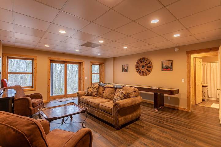 Vacation house for 14 people, with hot tub and balcony in Sugar Mountain