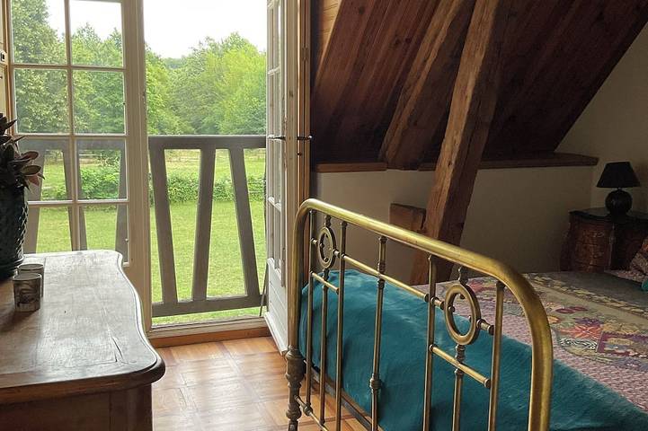 Charming gîte, benefiting from absolute calm and generous natural surroundings. in Rogny-les-Sept-Écluses, Auxerre region