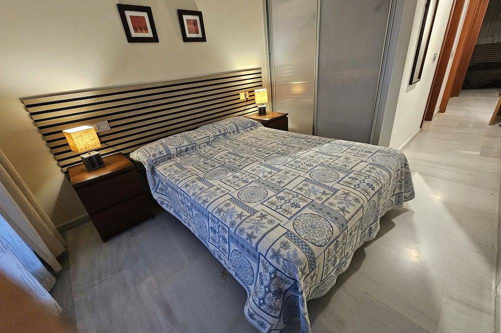 Appartement entier, Appartement de 2 chambres à Denia à distance de marche de la plage (4 personnes) in Las Marinas, Dénia