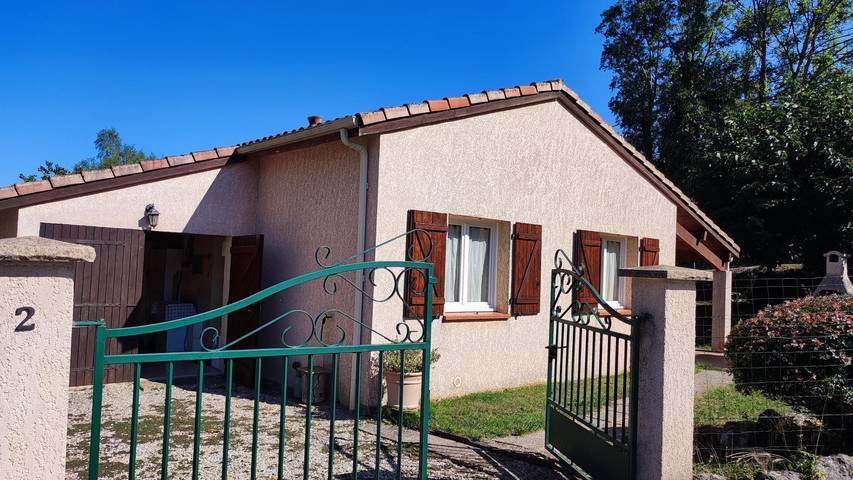 Gîte pour 4 personnes, avec jardin à Tarascon-sur-Ariège - 2