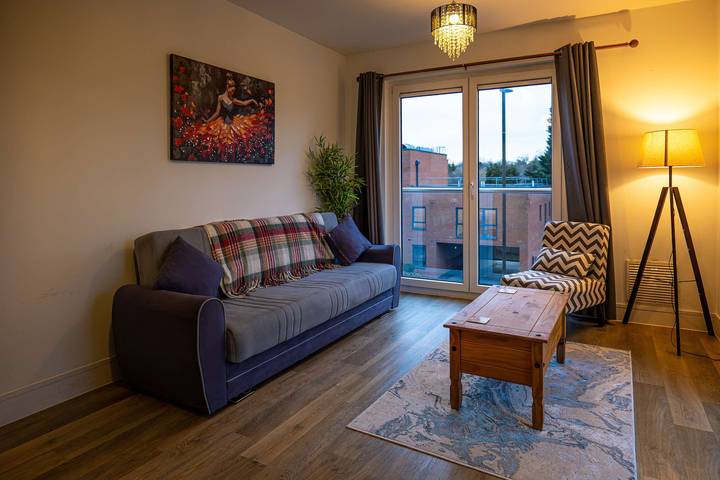 Apartment for 4 people, with Garden in Crawley