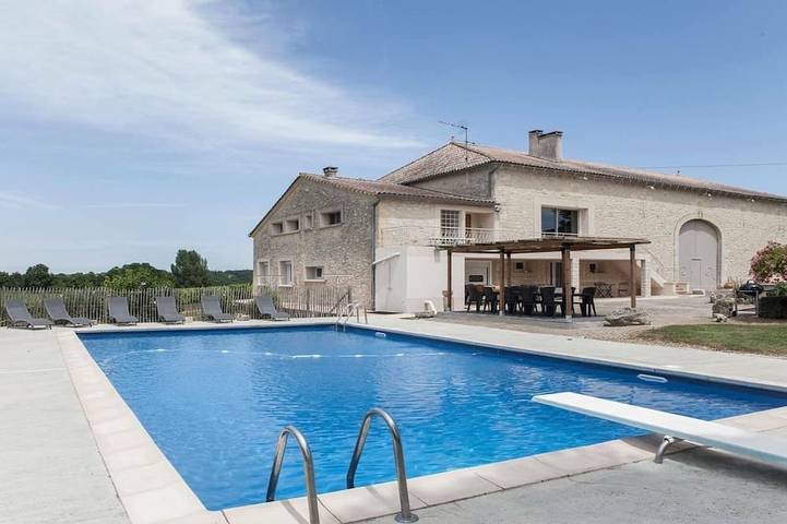 Location de vacances pour 10 personnes, avec Balcon et Jardin à Blasimon