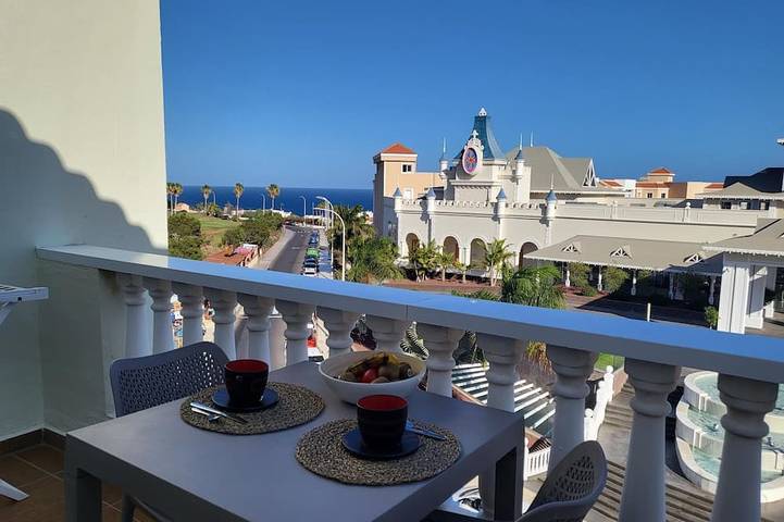 Holiday apartment for 6 people, with balcony and pool - 1