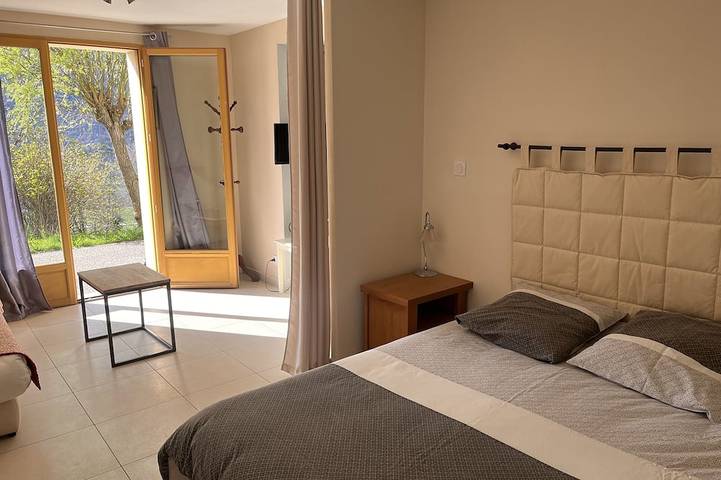 Gîte pour 4 personnes, avec terrasse à Camparan - 3