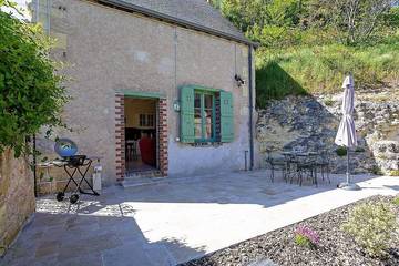 Gîte pour 4 personnes, avec jardin et terrasse à Nazelles-Négron