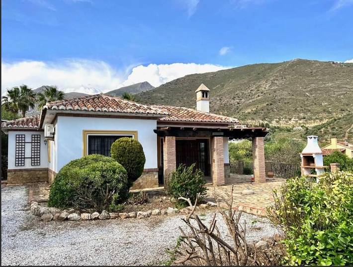 Casa rural para 6 personas, con terraza además de vistas y piscina en Alcaucín - 2