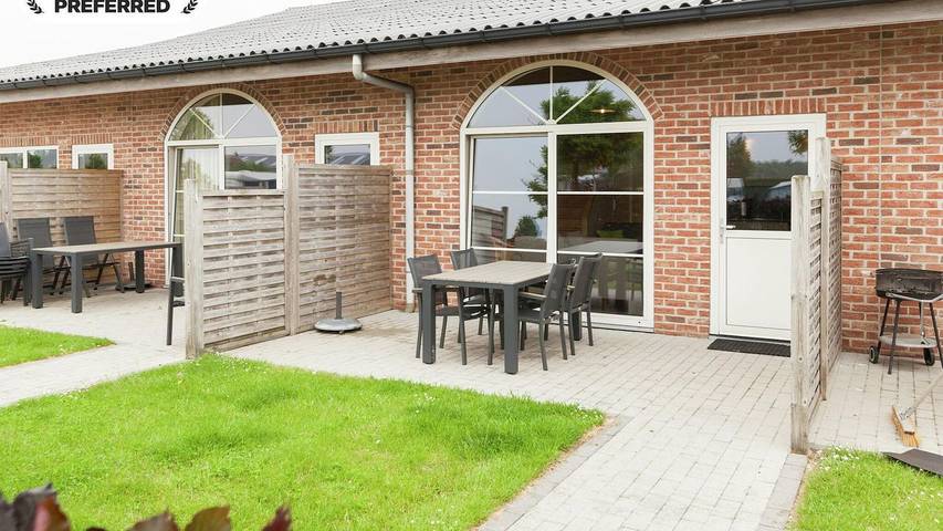 Vacation apartment for 5 people, with terrace in Groede