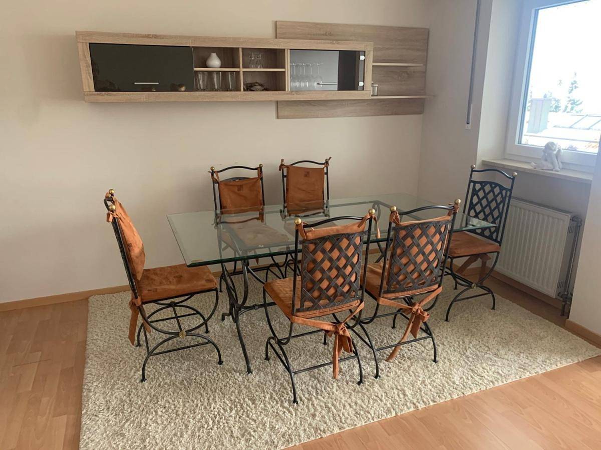 Ganze Wohnung, Two-Bedroom Apartment in Bad Abbach, Ostbayern
